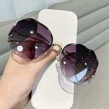Load image into Gallery viewer, 2022 Fashion Tea Gradient Sunglasses Women Ocean Water Cut Trimmed Lens Metal Curved Temples Sun Glasses Female UV400