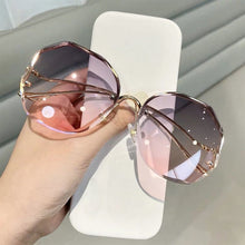 Load image into Gallery viewer, 2022 Fashion Tea Gradient Sunglasses Women Ocean Water Cut Trimmed Lens Metal Curved Temples Sun Glasses Female UV400